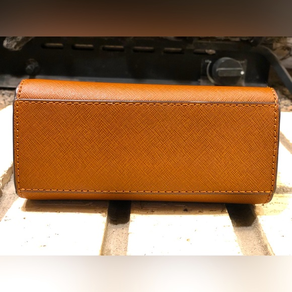 💥Moving to @the_bag_guy💥Michael Kors - Selma Mini Saffiano Leather Crossbody - Picture 13 of 13